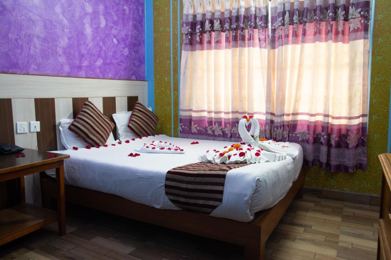 Hotel Middle Point Pvt Ltd Pokhara Luaran gambar