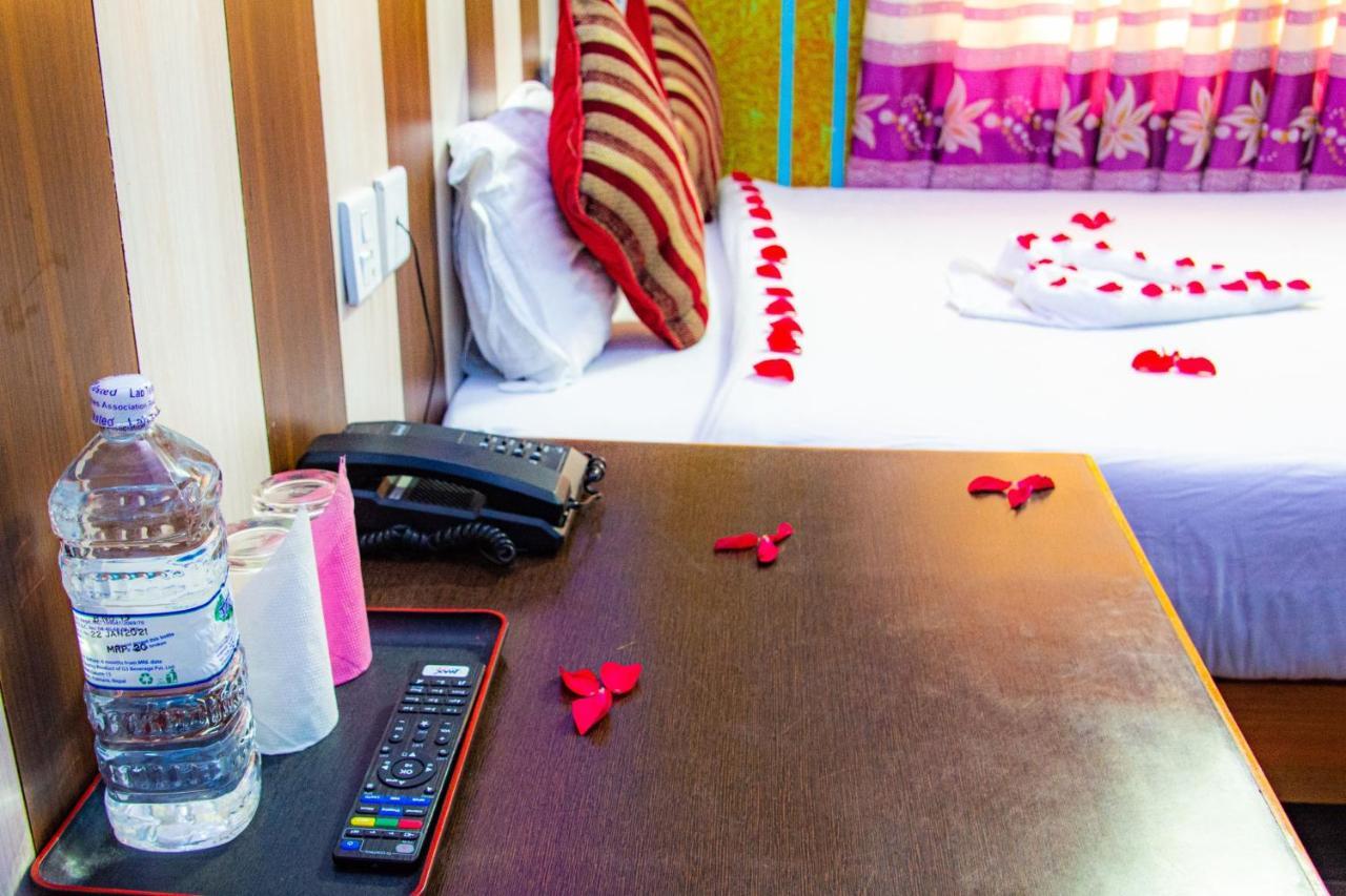 Hotel Middle Point Pvt Ltd Pokhara Luaran gambar