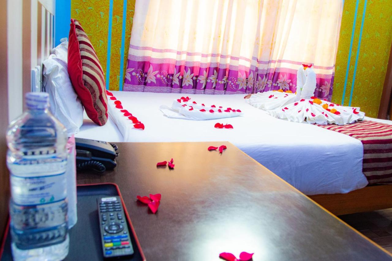 Hotel Middle Point Pvt Ltd Pokhara Luaran gambar