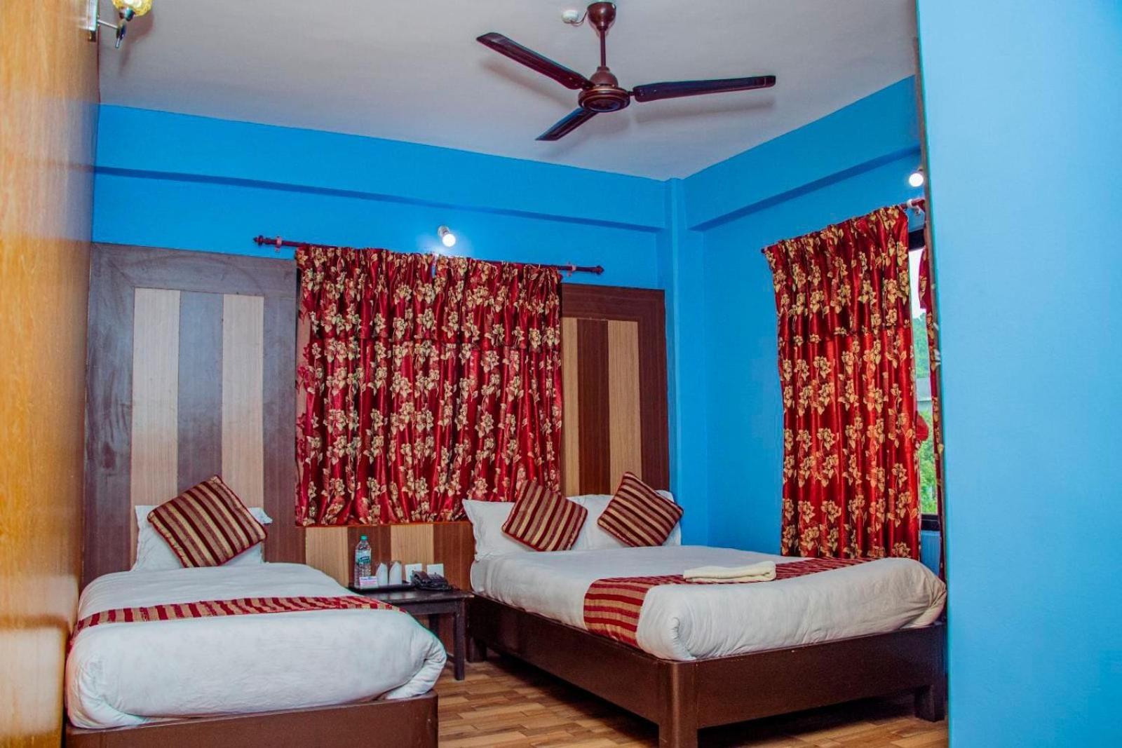 Hotel Middle Point Pvt Ltd Pokhara Luaran gambar