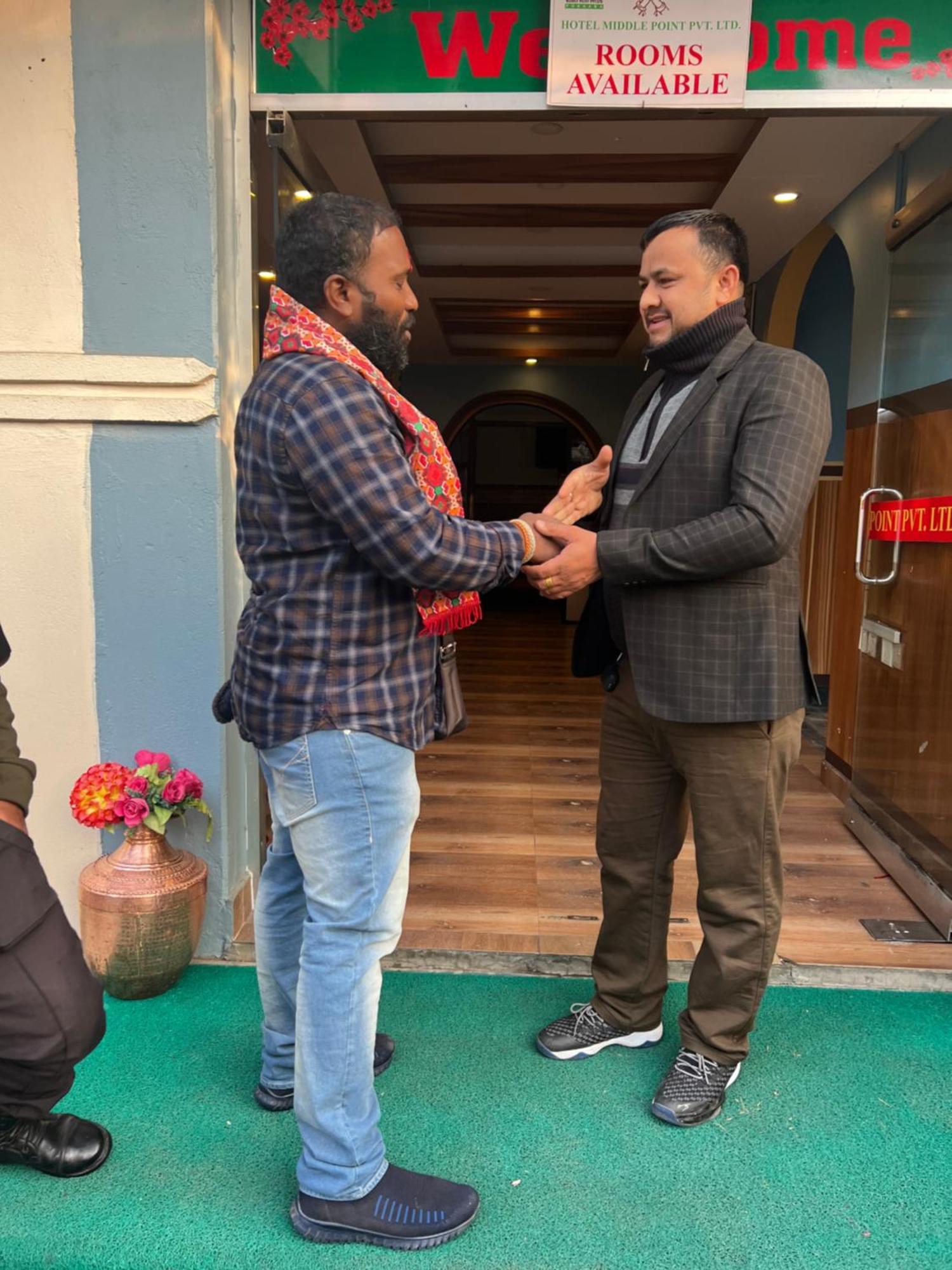 Hotel Middle Point Pvt Ltd Pokhara Luaran gambar
