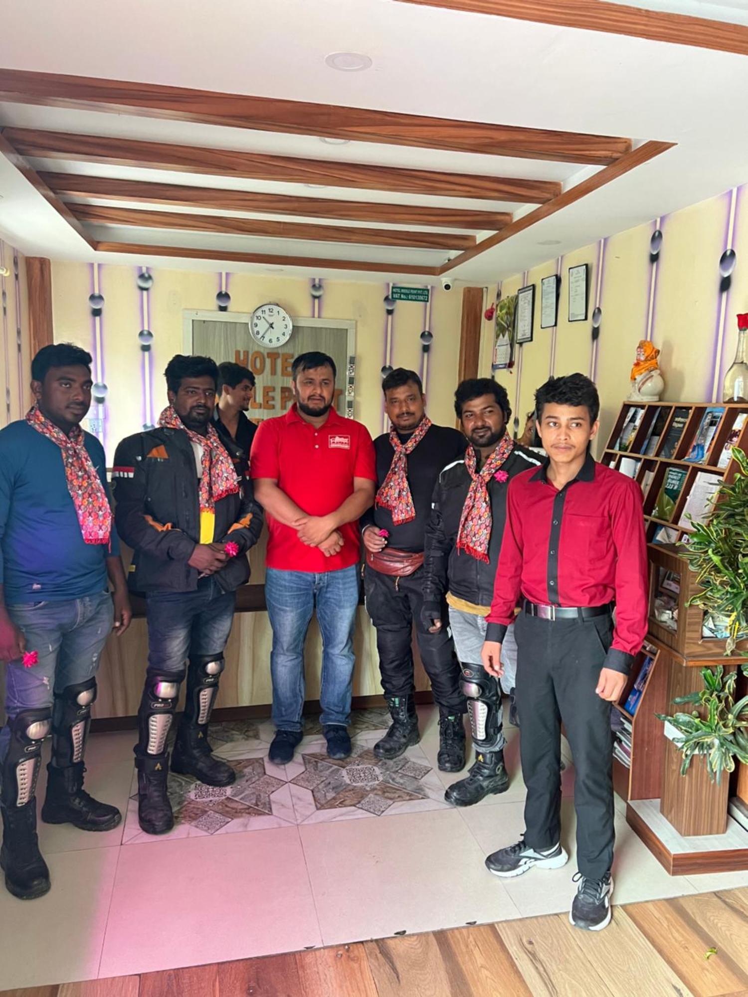 Hotel Middle Point Pvt Ltd Pokhara Luaran gambar